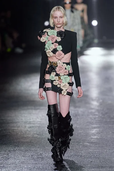 Look 17
